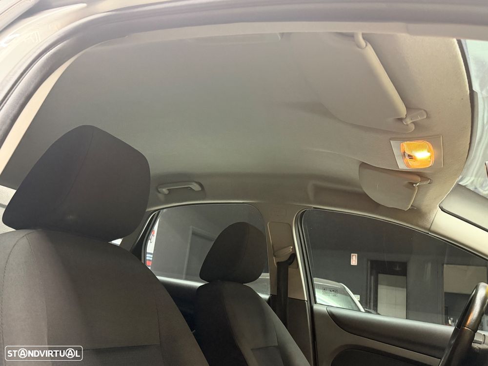 Ford Focus 1.6 TDCi Sport - 24