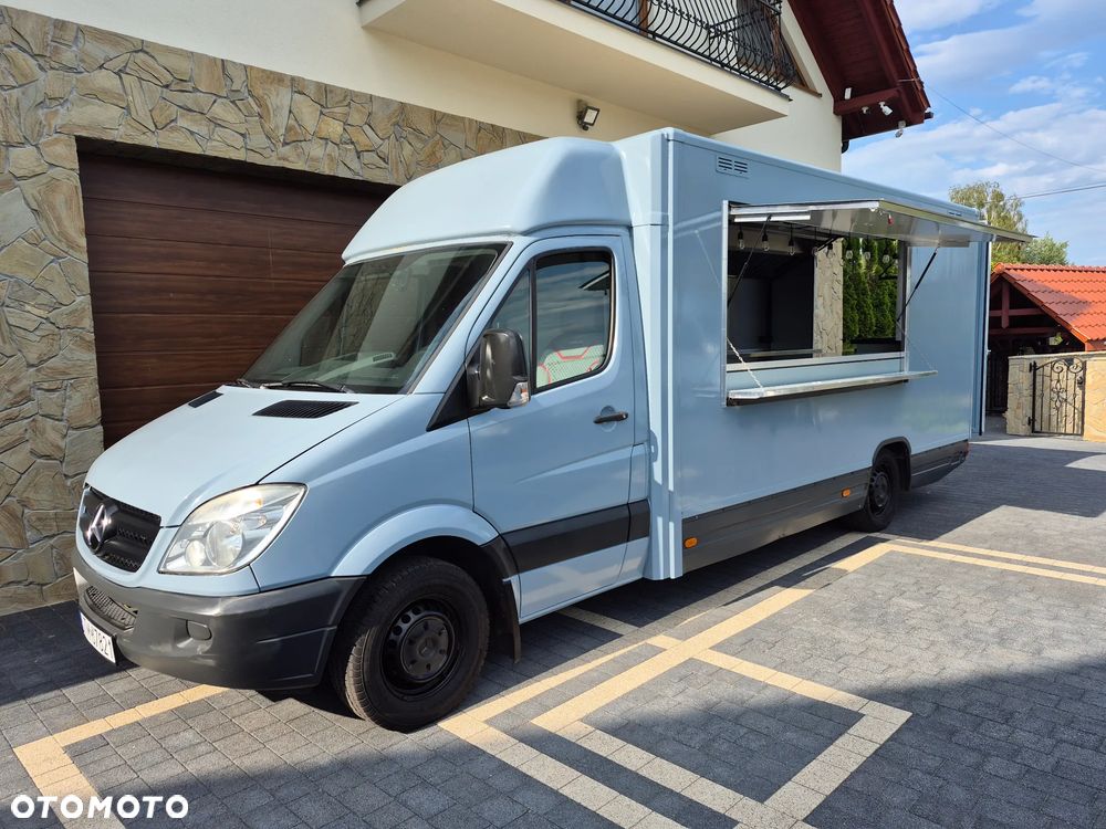 Mercedes-Benz Food Truck Sklep bar - 2