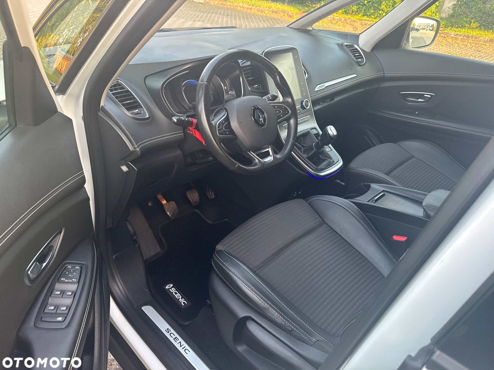Renault Scenic ENERGY TCe 130 S&S LIMITED - 11