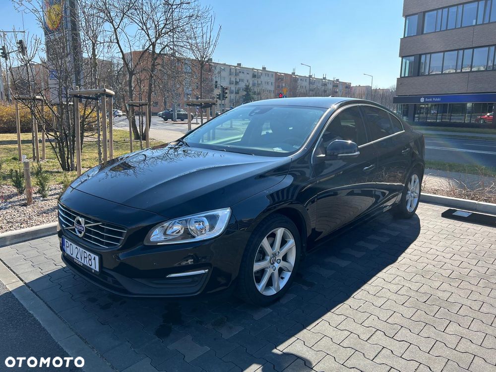 Volvo S60 D2 Drive-E Momentum - 1