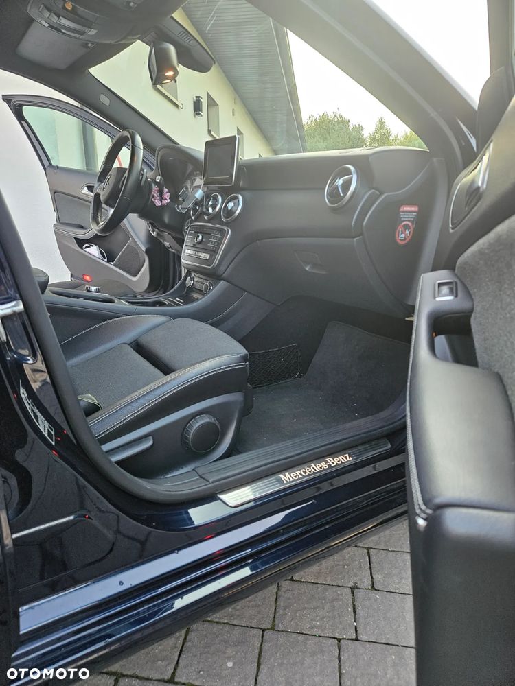 Mercedes-Benz Klasa A 220 4Matic 7G-DCT - 13