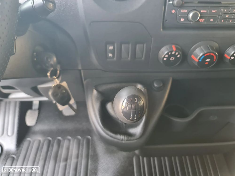 Renault Master L2H2 2.3 dCi 125cv – 7 Lugares – c/ IVA Dedutível - 35