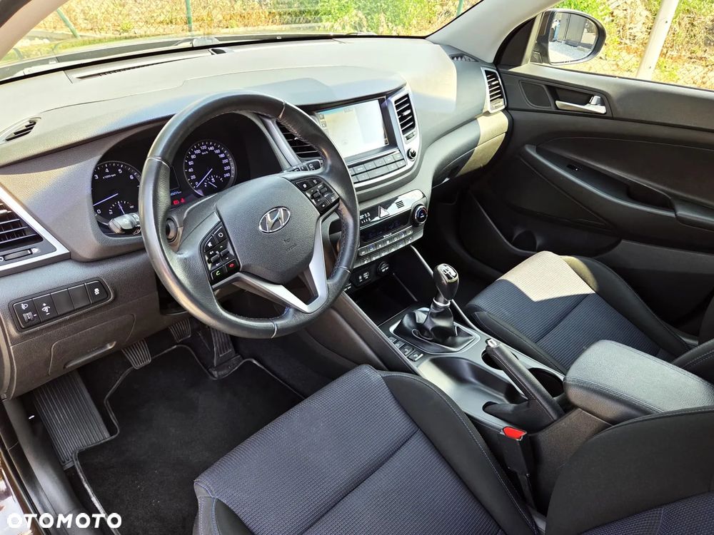 Hyundai Tucson 1.6 GDI BlueDrive Design 2WD - 24