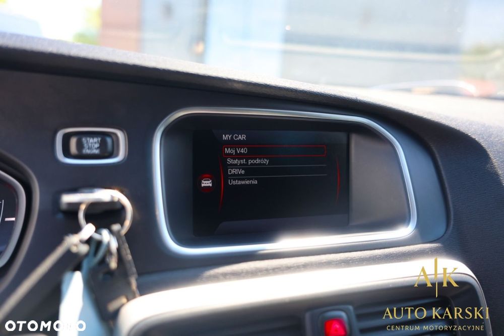 Volvo V40 - 25