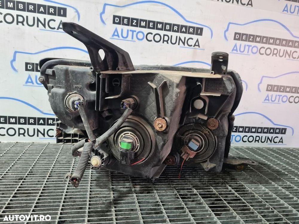 Far Stanga Mitsubishi Shogun Pajero 2006 - 2011 SUV 4 Usi (1096) Fara xenon - 2