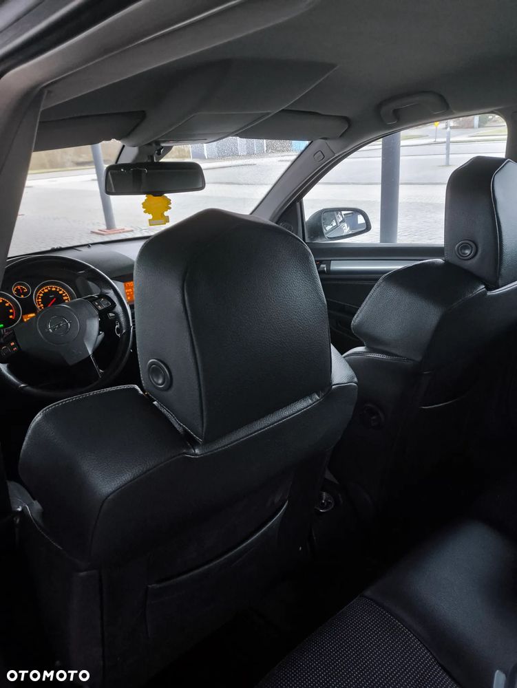 Opel Astra 1.6 Sport - 12