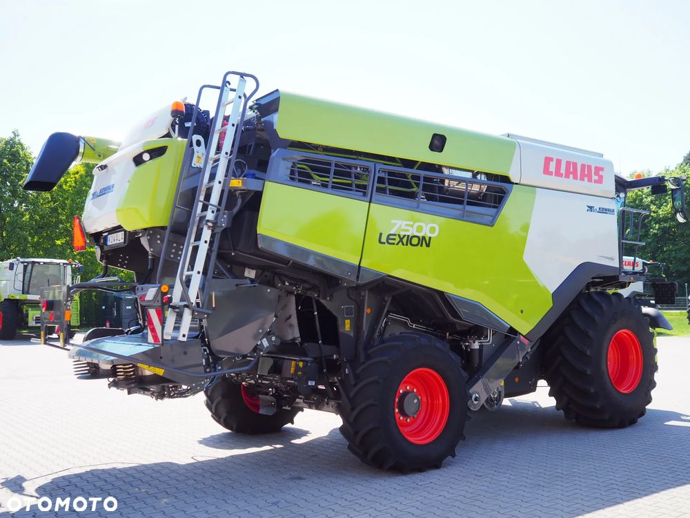 Claas Lexion 7500 + V930 - 4
