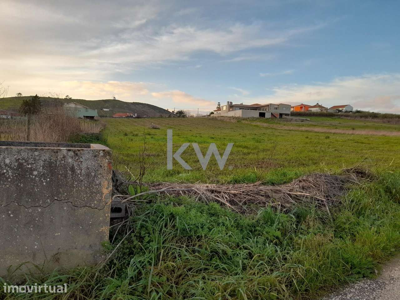 Terreno na Zona da Freiria - Excelente Oportunidade para Construção - Grande imagem: 3/8