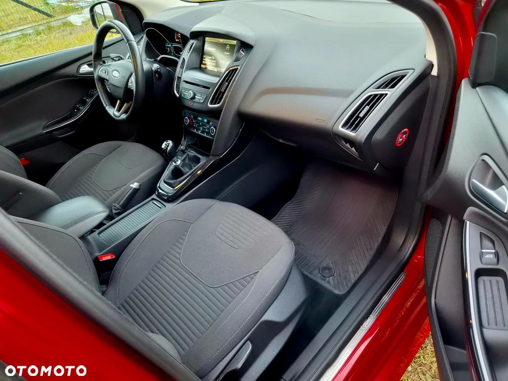 Ford Focus 1.5 TDCi ST-Line Red - 14