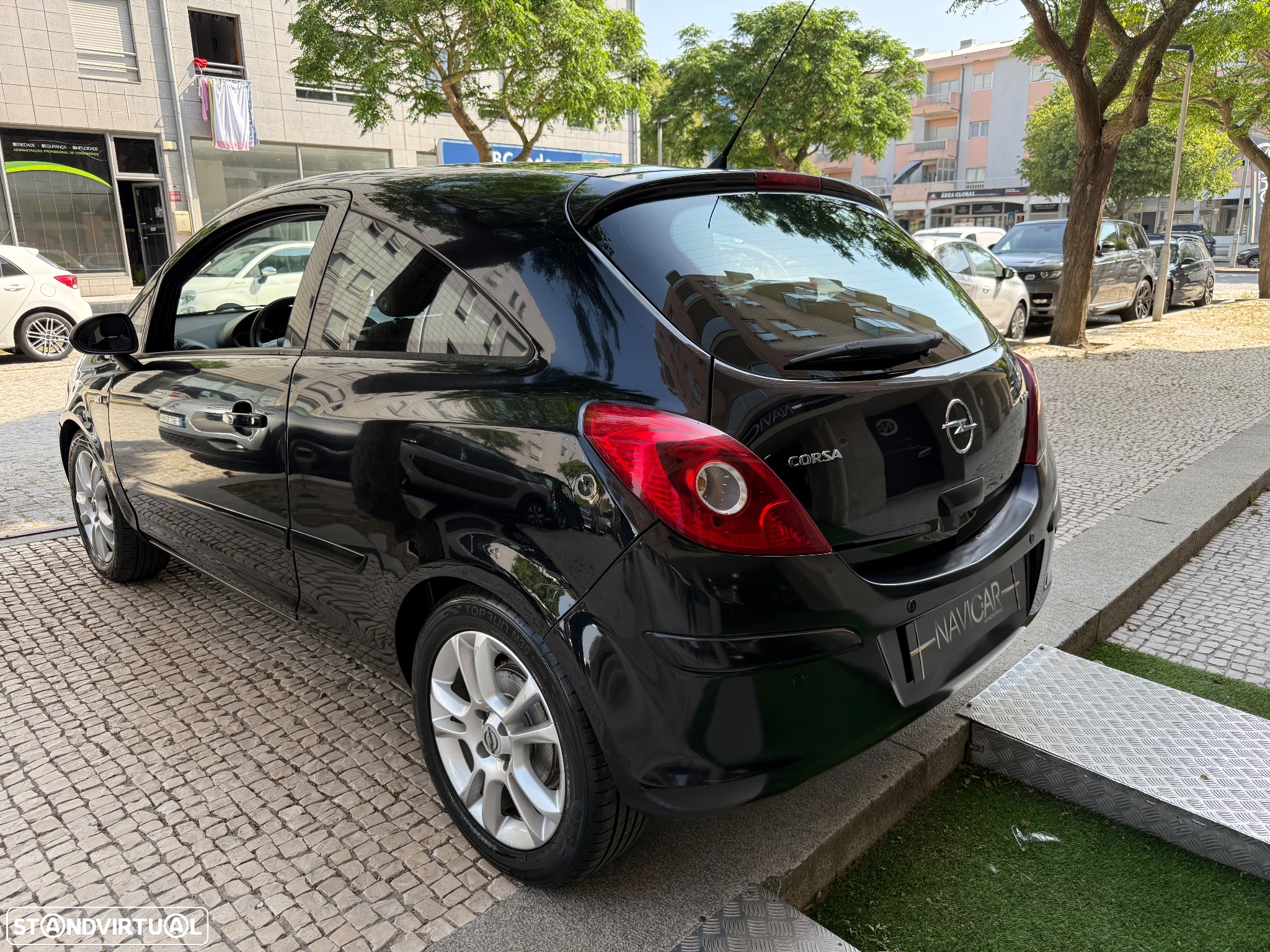 Opel Corsa 1.3 CDTi Enjoy EcoFLEX - 4