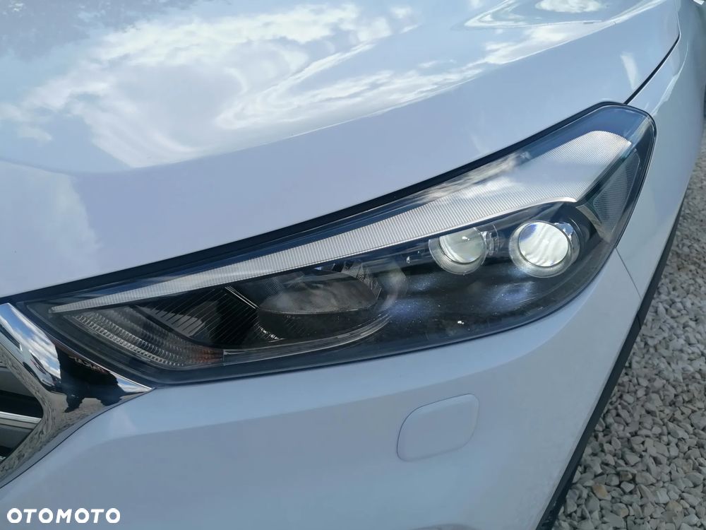 Hyundai Tucson 2.0 CRDi 4WD Automatik Style - 35