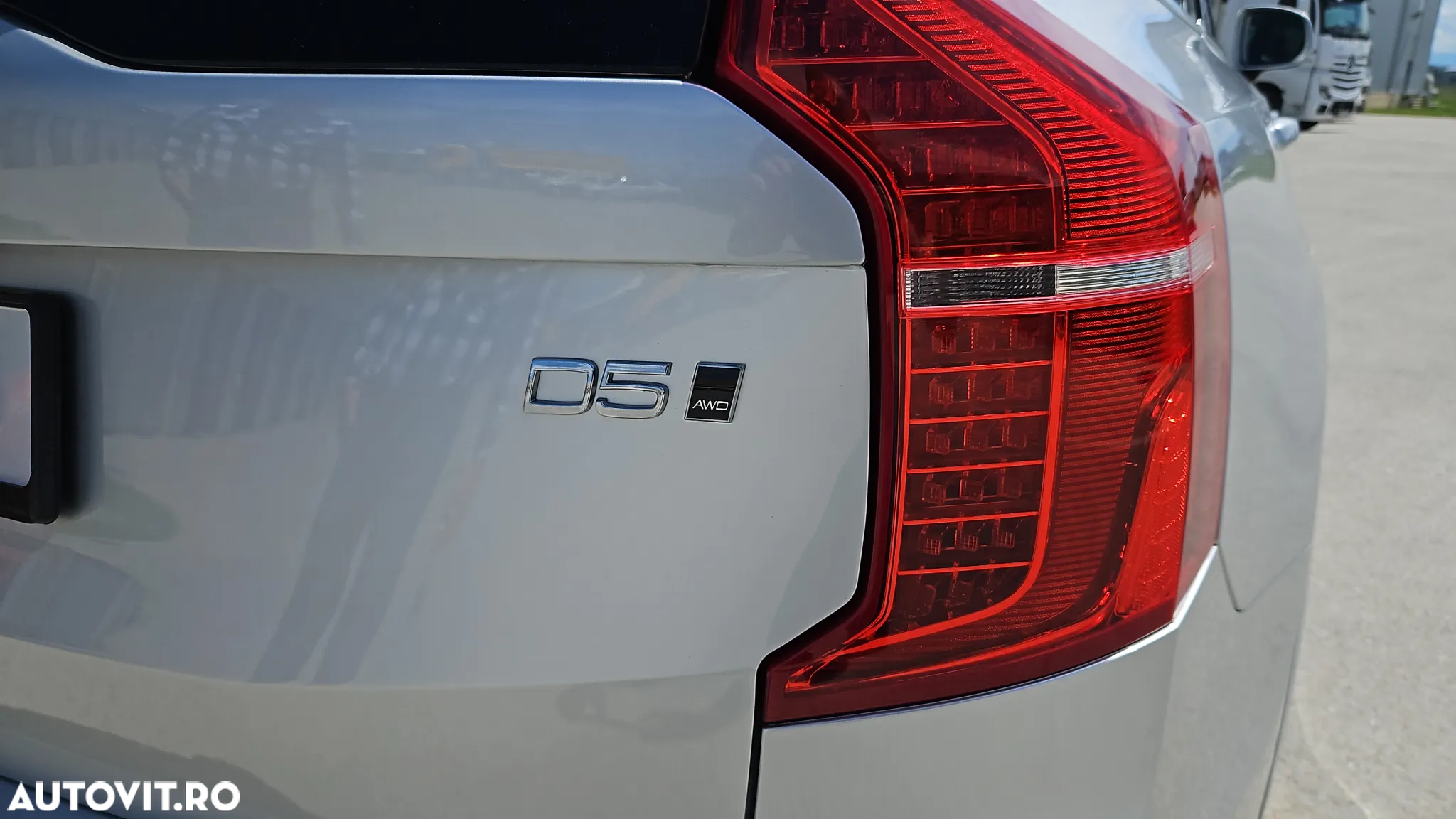 Volvo XC 90 D5 AWD Momentum - 10