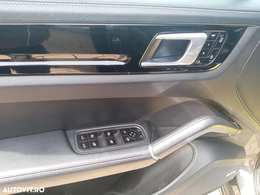 Porsche Cayenne S Tiptronic S - 25