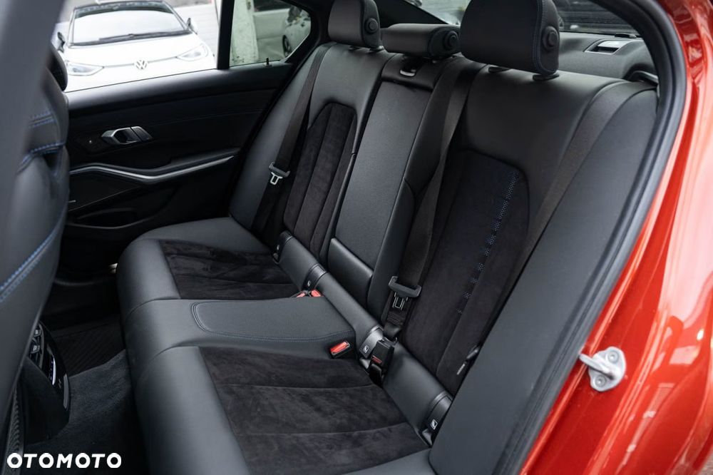 BMW Seria 3 330e xDrive - 25