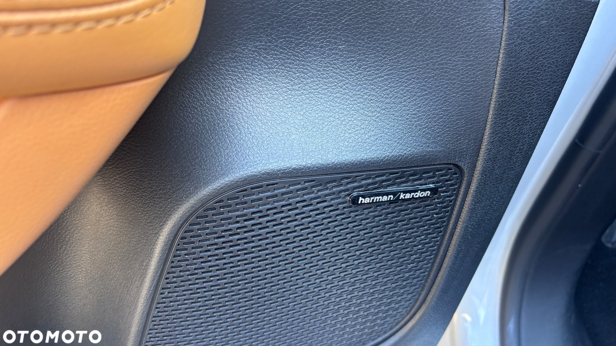 Chrysler Pacifica - 16