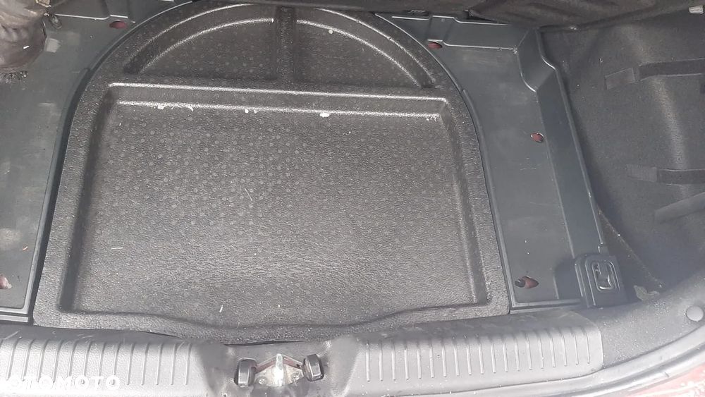 Hyundai i30 1.4 BlueDrive Classic + - 32