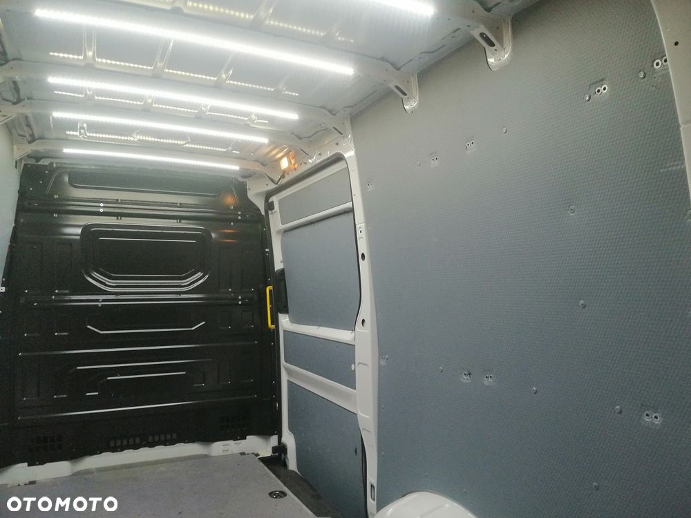 Volkswagen Crafter - 11