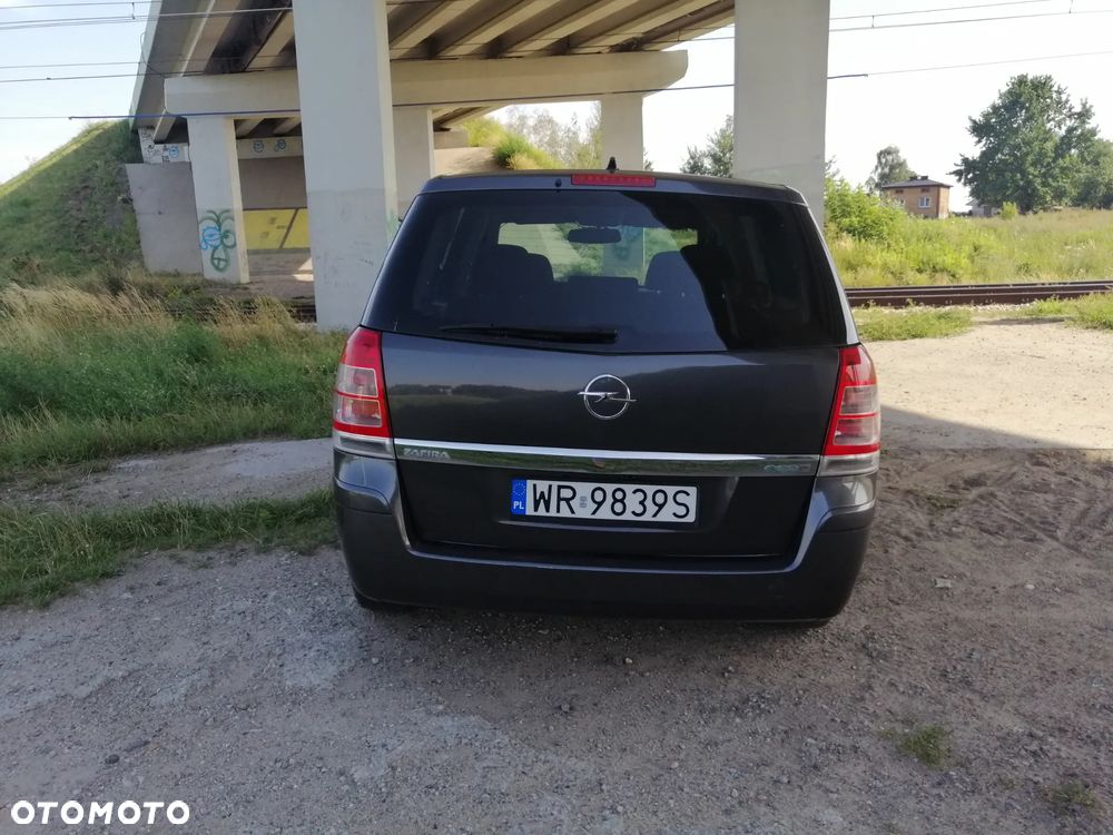 Opel Zafira - 9
