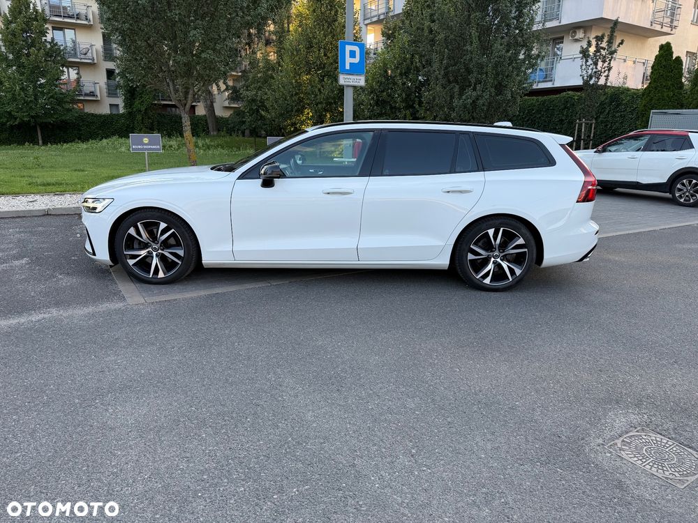 Volvo V60 B3 B R-Design - 3