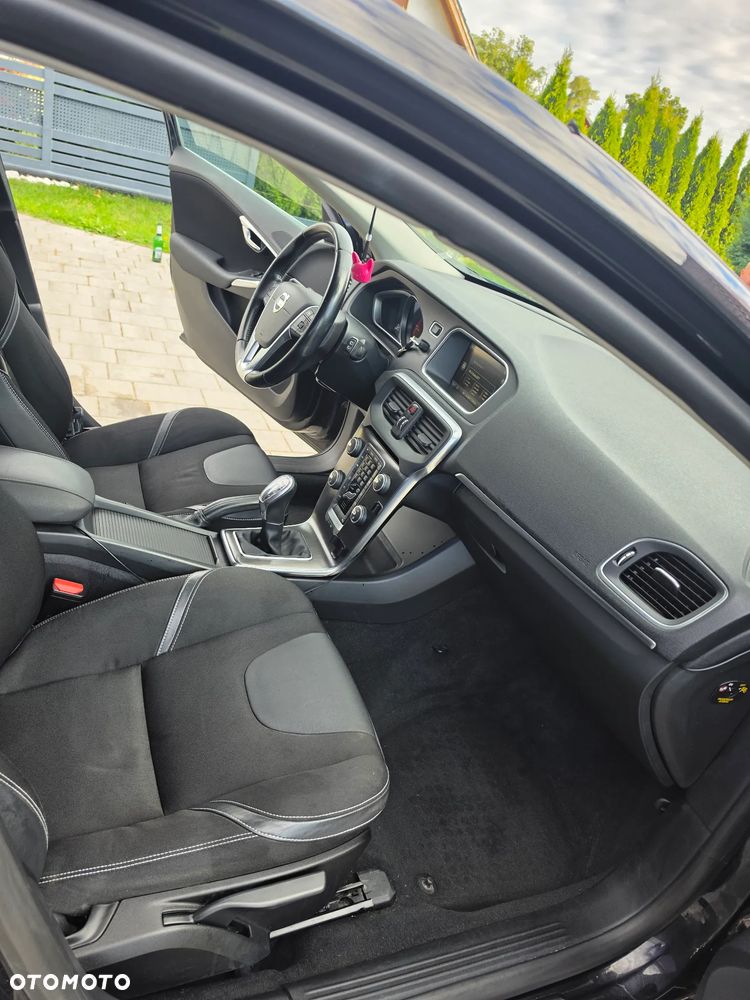Volvo V40 D2 - 23