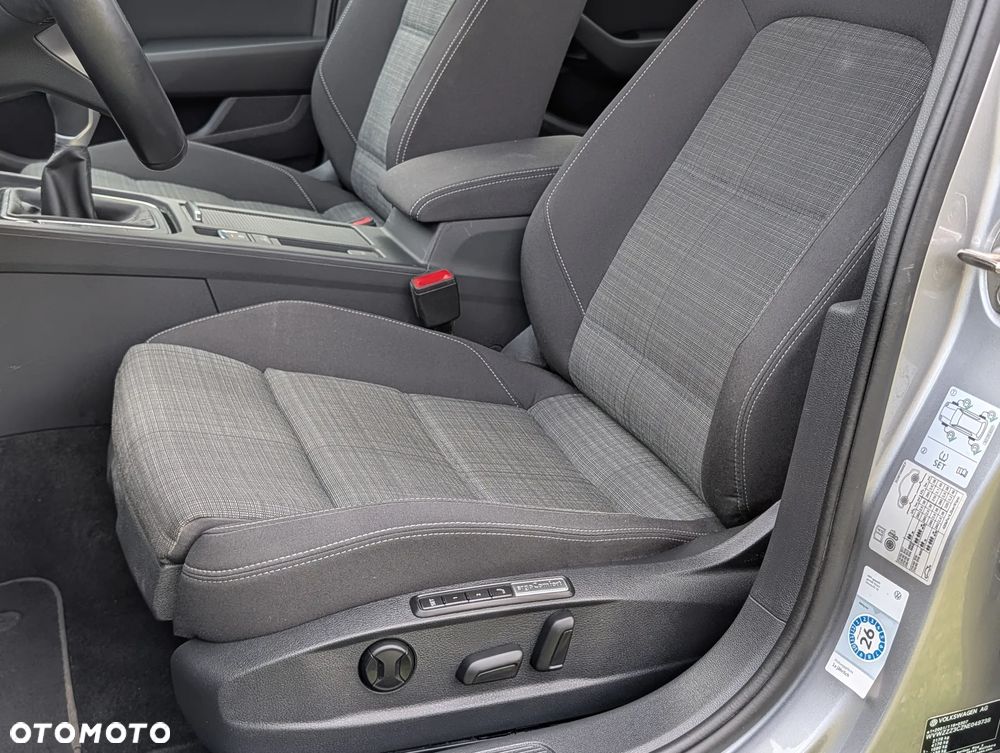 Volkswagen Passat 2.0 TDI BMT Comfortline - 12