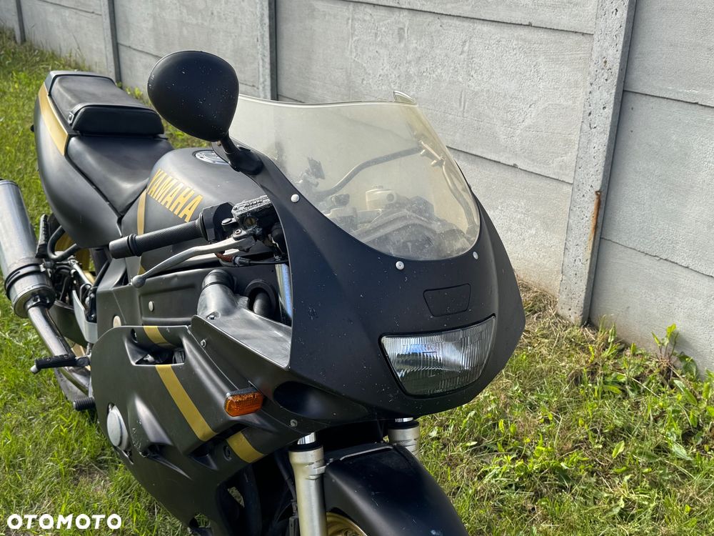 Yamaha FZR - 7