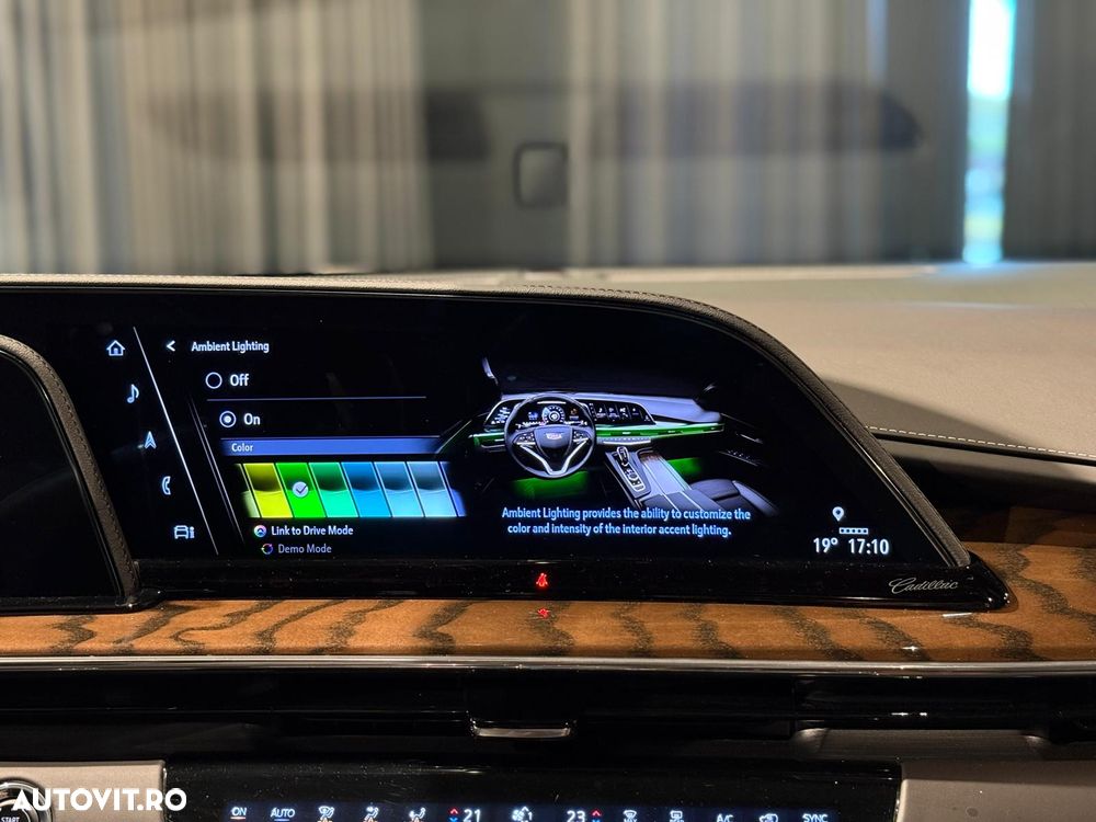 Cadillac Escalade 6.2 V8 ESV Platinum - 38