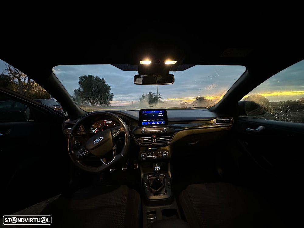 Ford Focus 1.5 TDCi EcoBlue ST-Line - 10