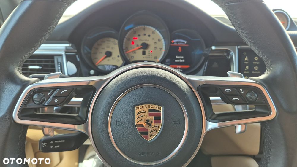 Porsche Macan Turbo PDK - 32