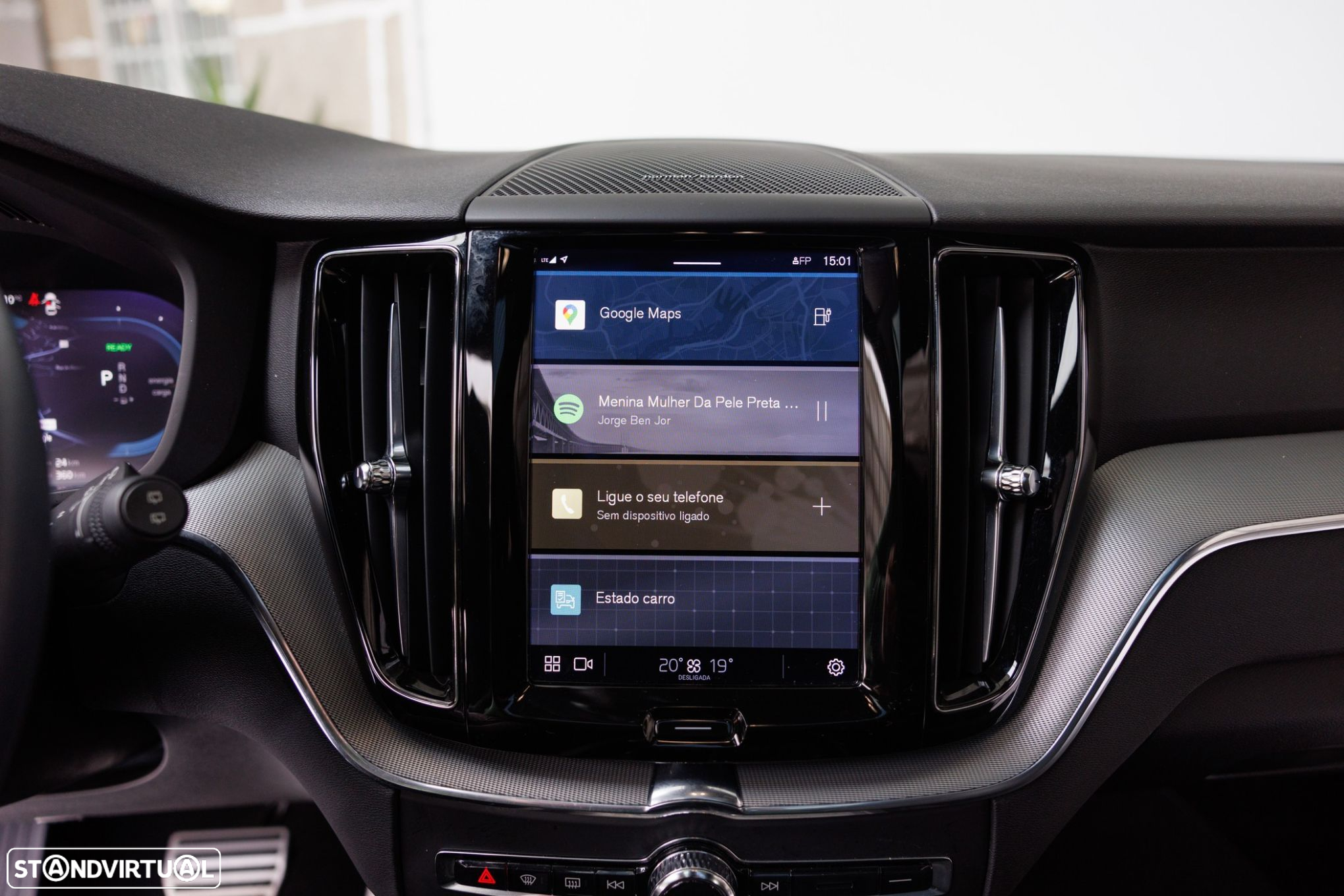 Volvo XC 60 2.0 T6 PHEV R-Design AWD - 24