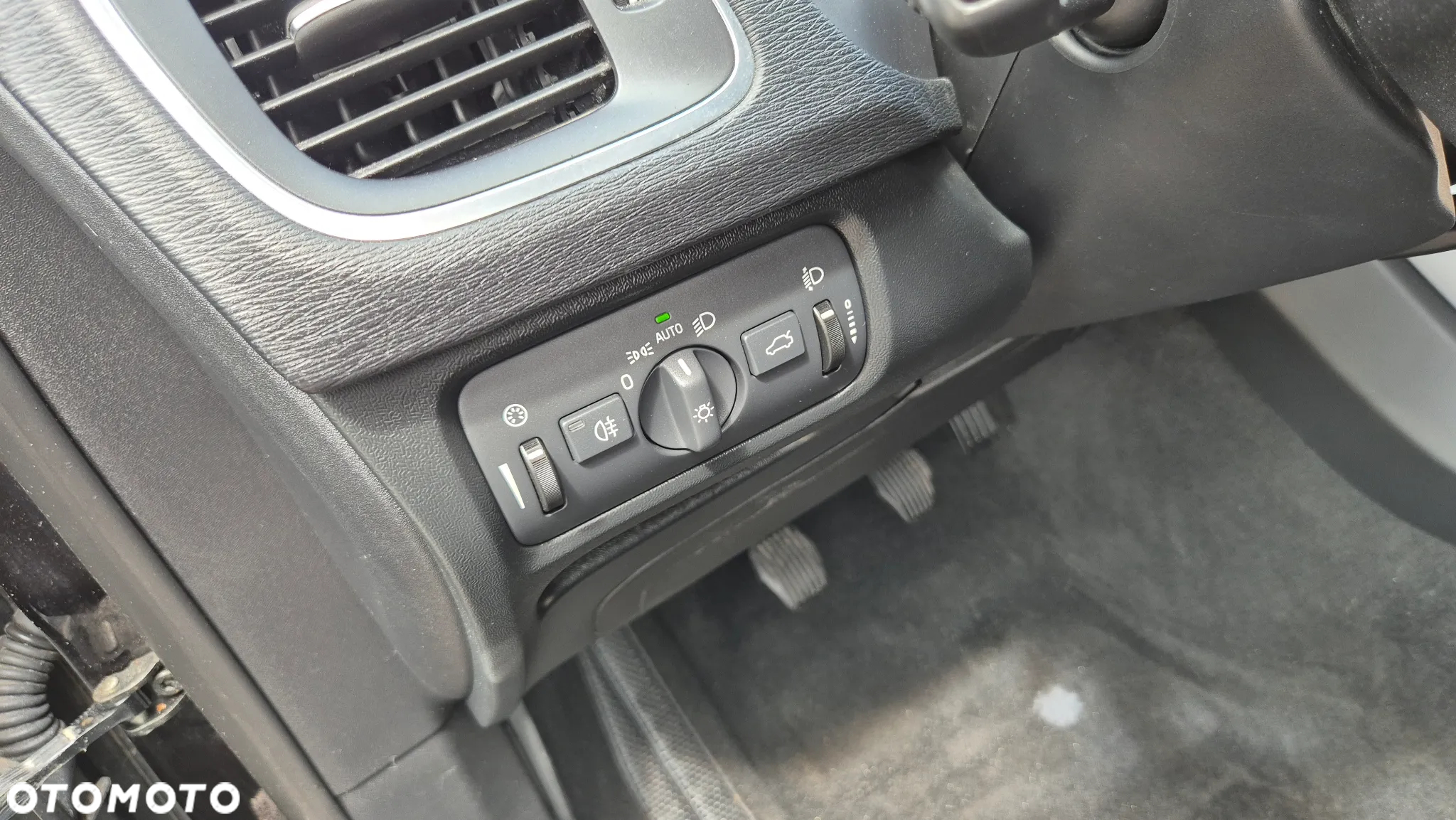 Volvo V40 D2 - 24
