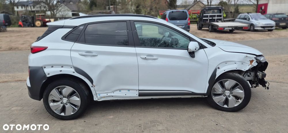 Hyundai Kona 64kWh Premium - 7