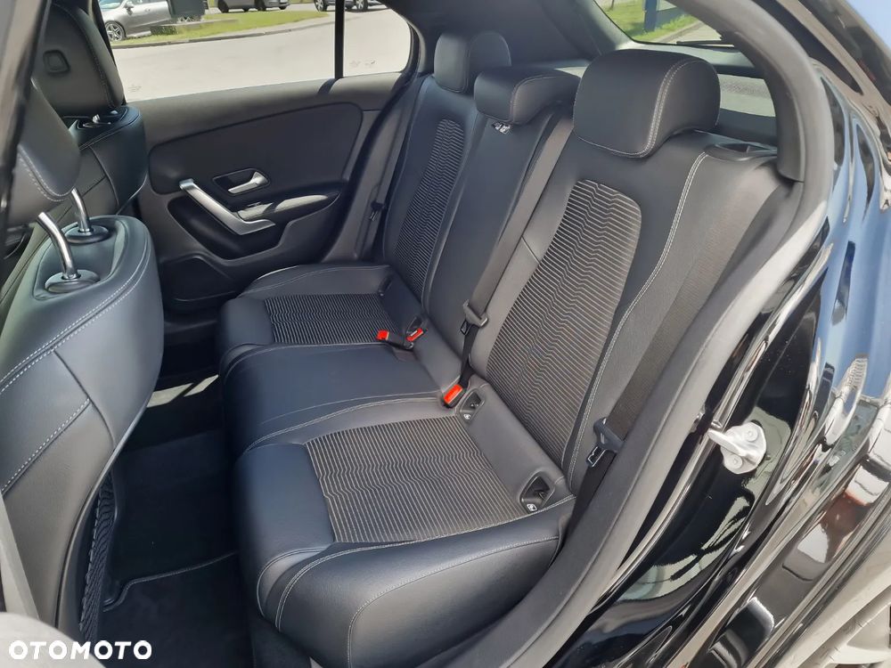 Mercedes-Benz Klasa A 200 d Progressive 8G-DCT - 24
