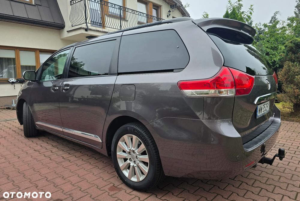 Toyota Sienna 3.5 V6 XLE AWD - 9