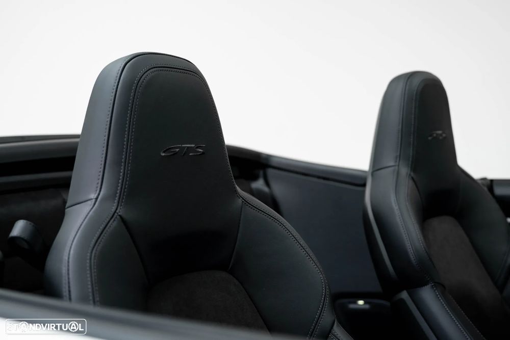 Porsche 911 (992) Carrera 4 GTS PDK - 28