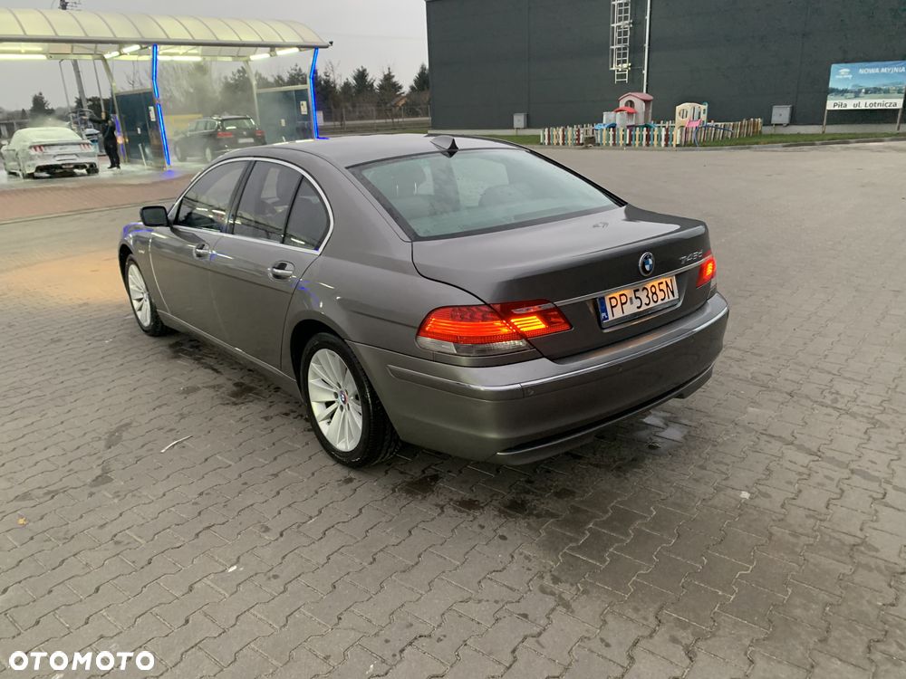 BMW Seria 7 745d - 4