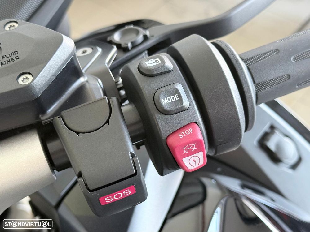 BMW R 1250 RT TRIPLE BLACK - 8