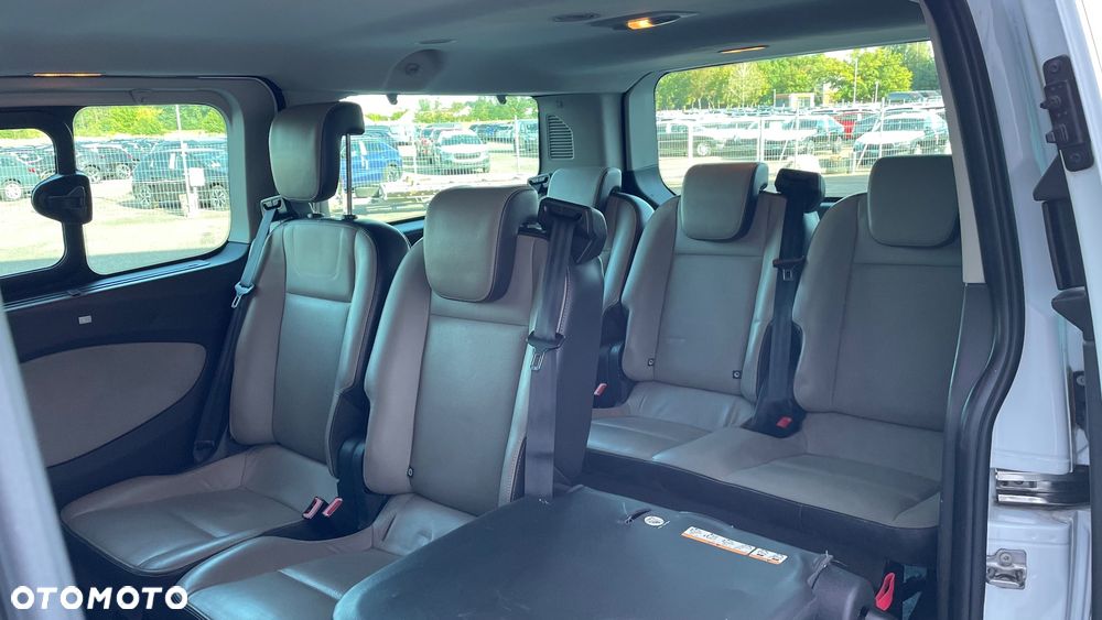 Ford Tourneo Custom - 8