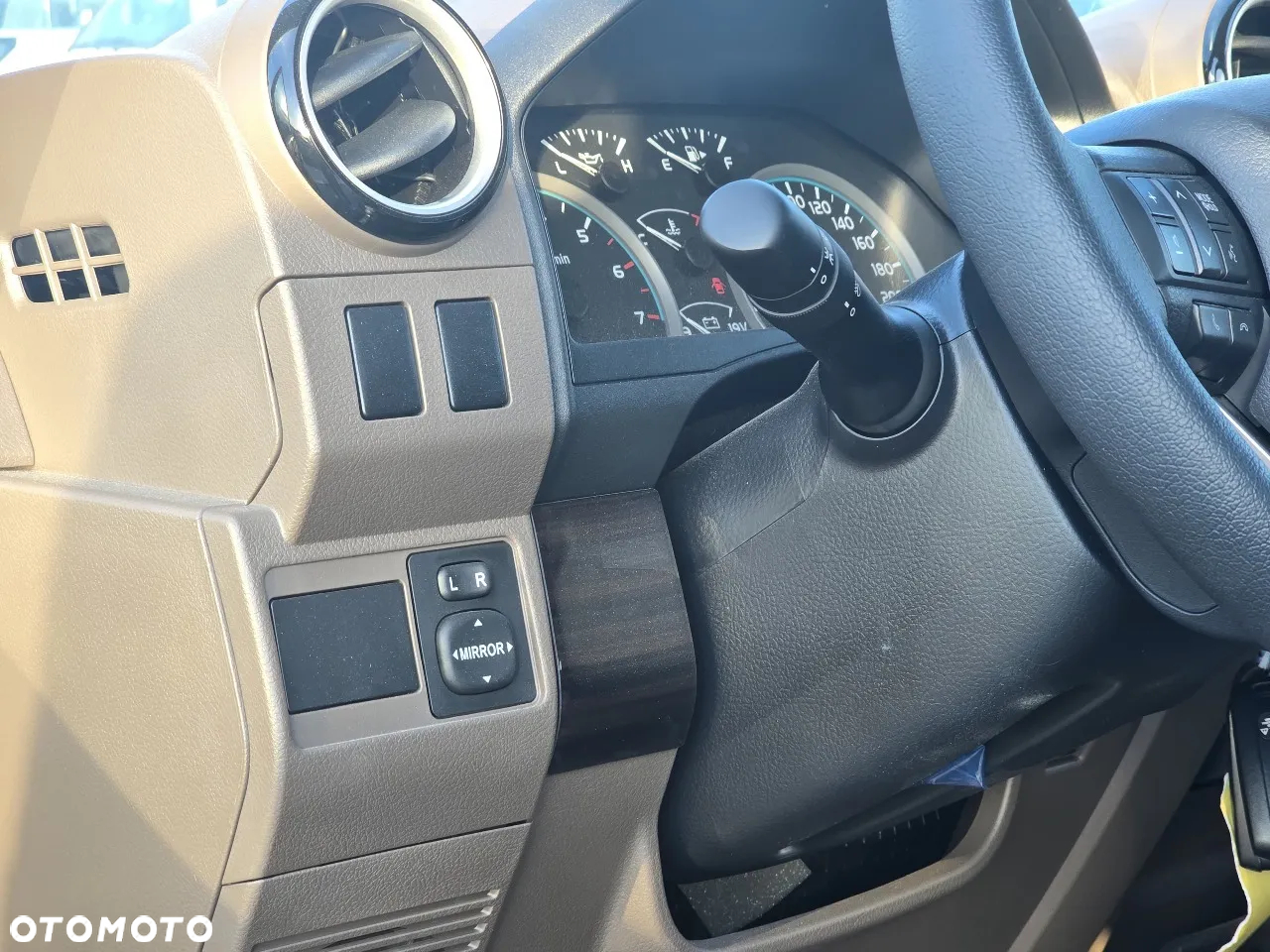Toyota Land Cruiser - 6