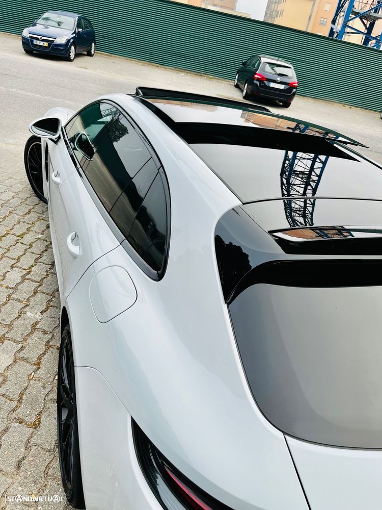 Porsche Panamera 4 E-Hybrid 10 Years Edition - 11