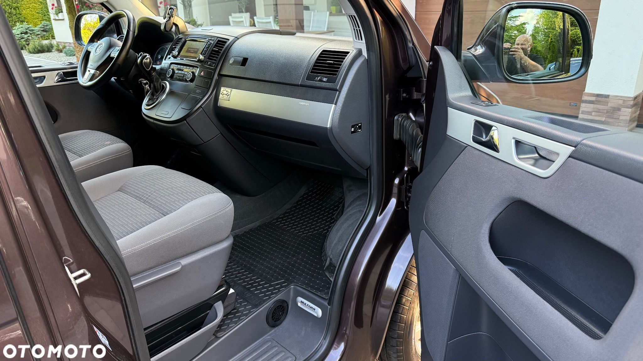 Volkswagen Multivan - 9