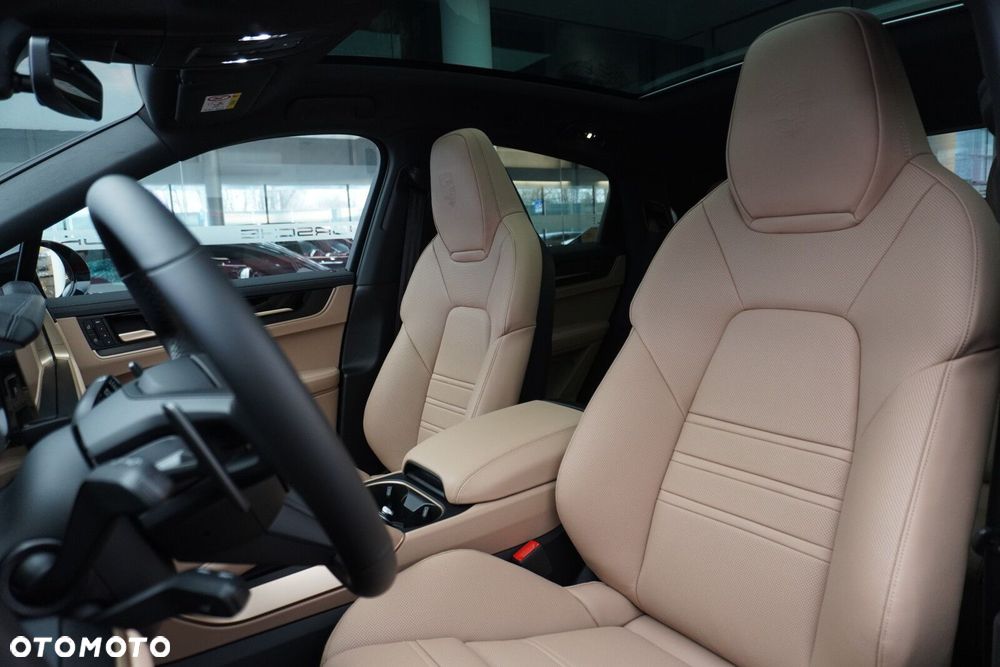 Porsche Cayenne - 27