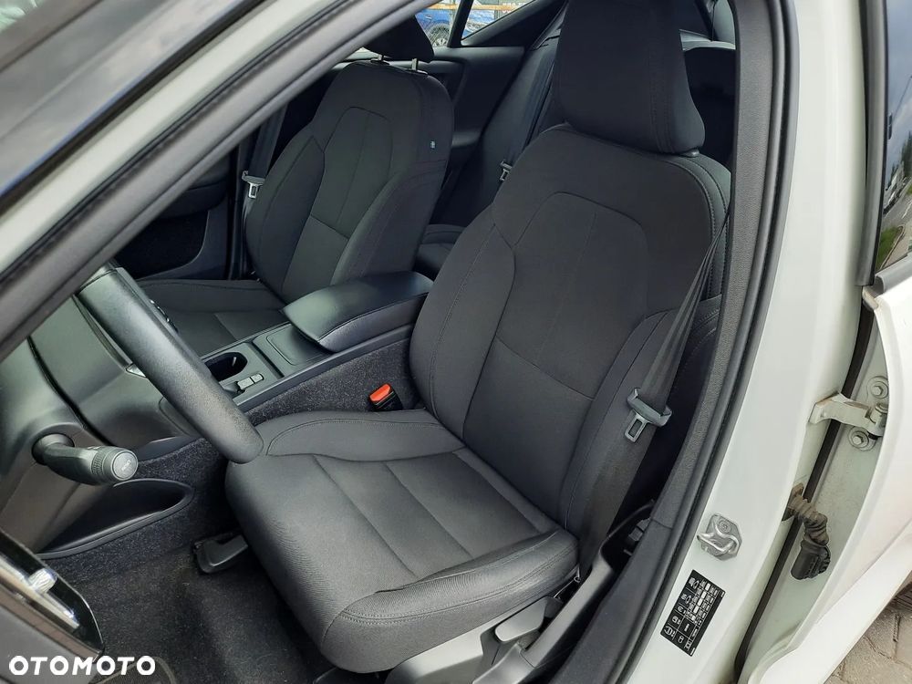 Volvo XC 40 T3 Momentum - 18