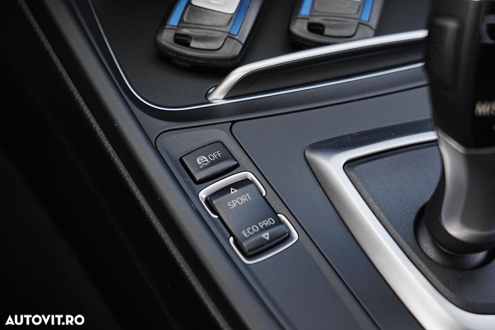 BMW Seria 3 318i Aut. M Sport - 22