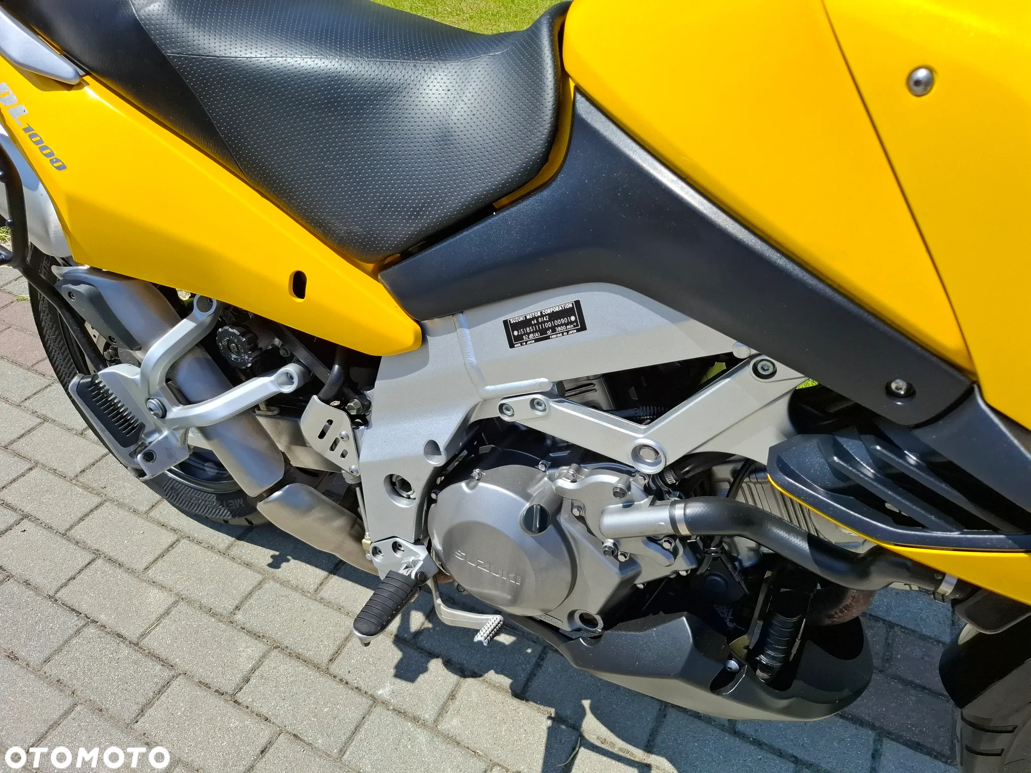 Suzuki DL - 16