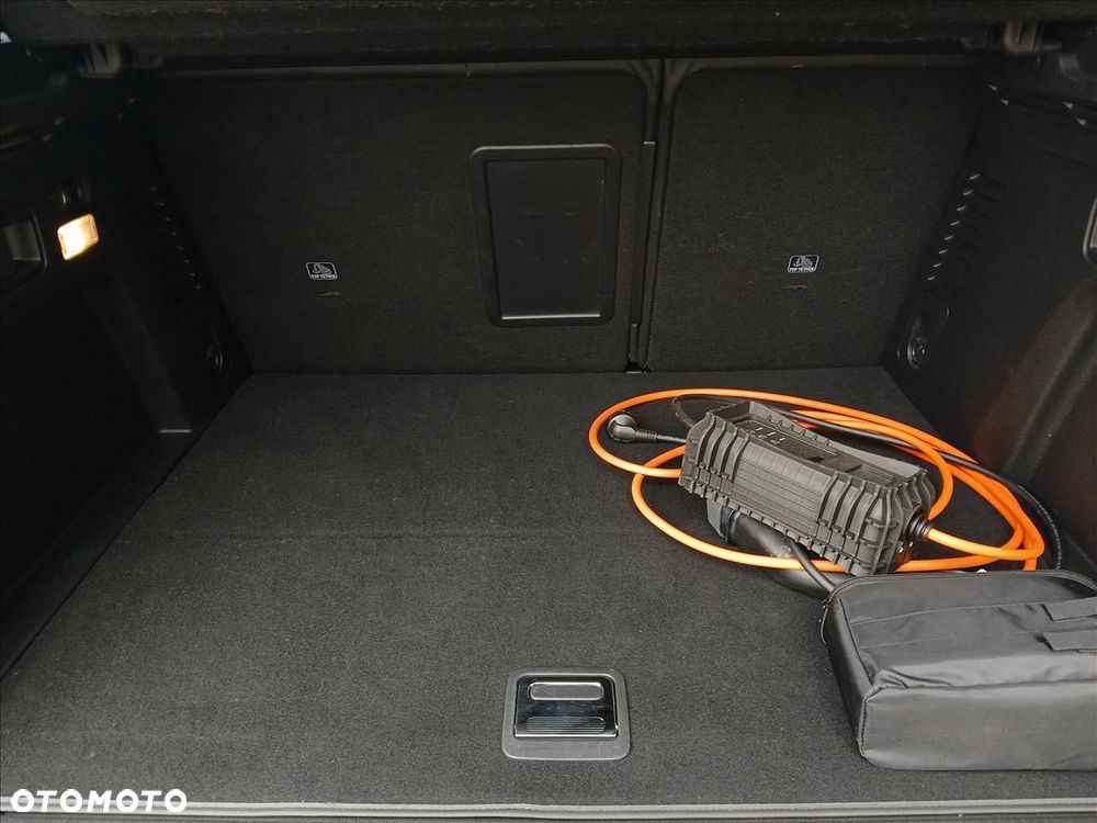 Peugeot 3008 Hybrid4 300 e-EAT8 GT - 11