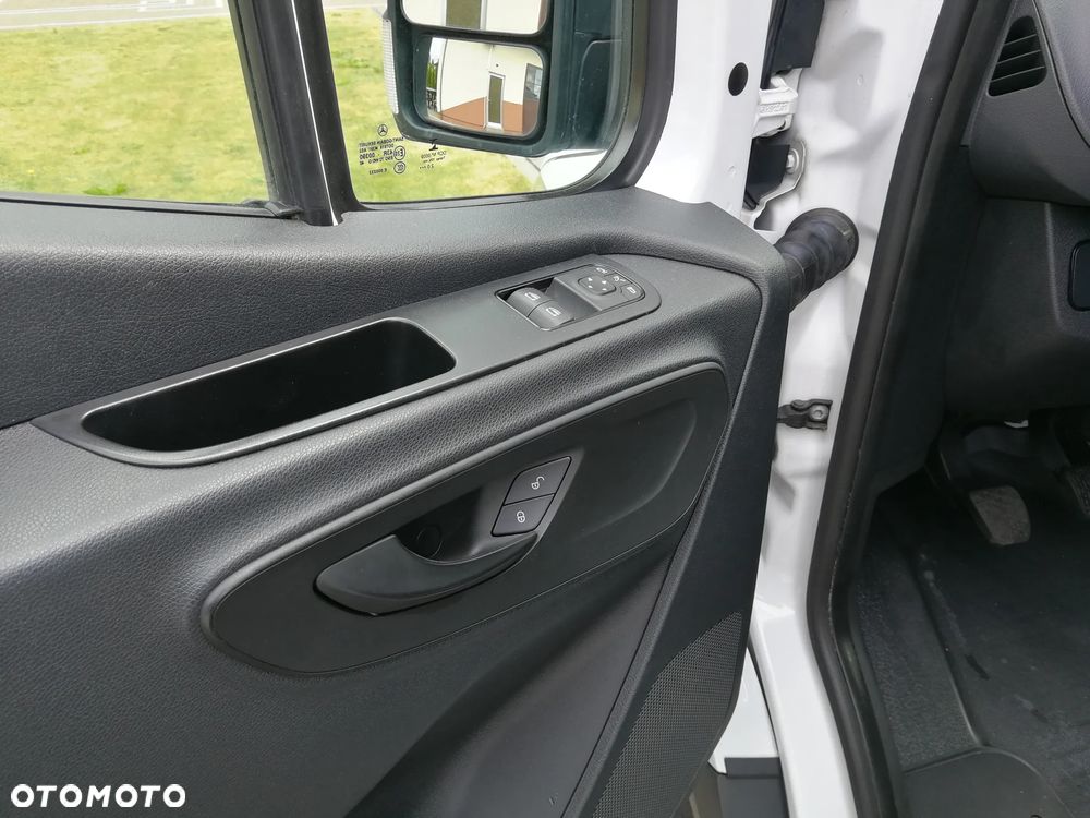 Mercedes-Benz Sprinter - 14