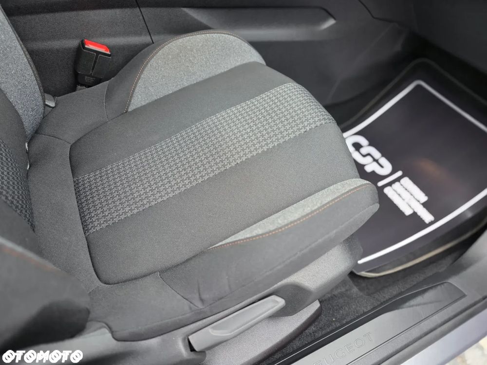 Peugeot 3008 1.5 BlueHDi Allure Pack S&S - 32