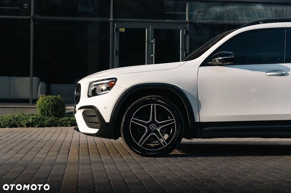 Mercedes-Benz GLB 250 4-Matic AMG Line 8G-DCT - 2