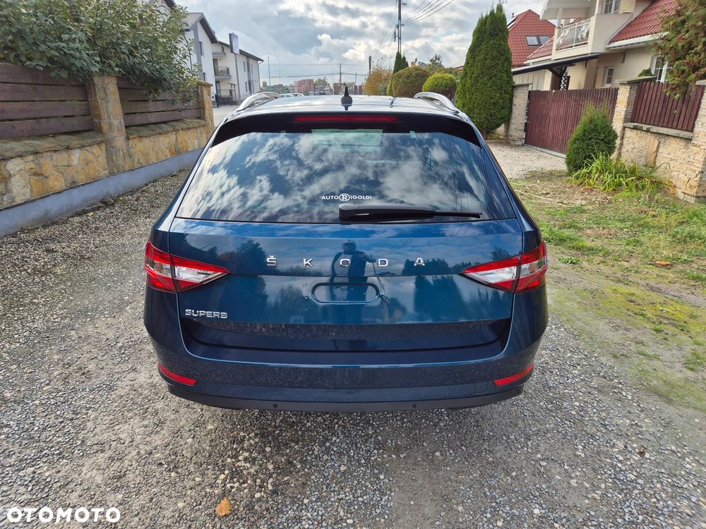 Skoda Superb 2.0 TDI DSG Ambition - 36